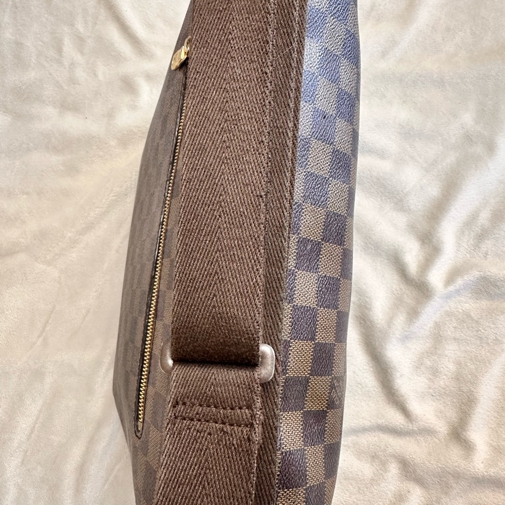 Louis Vuitton Bag - Picture 4 of 11